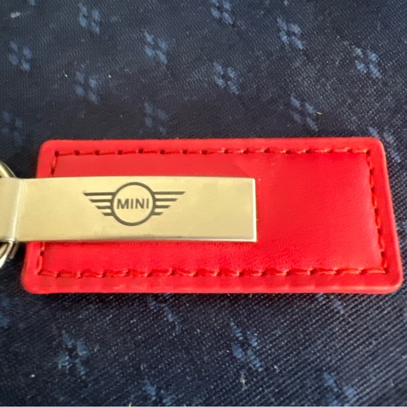 Mini Cooper Red Rectangle Keychain Gently Used Fields Orlando Mini - Picture 3 of 7